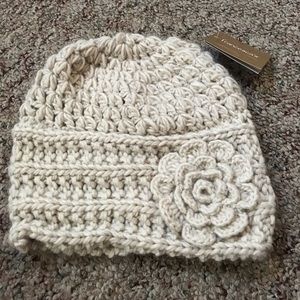 Campbell flower knit hat
